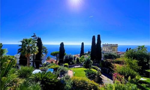Occasion rare – Appartement de trois pièces avec vue sur la mer